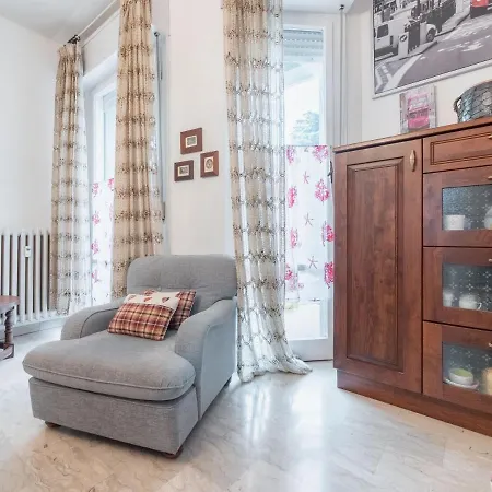 Flaminia Bright & Roomy * פסארו