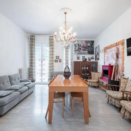 Flaminia Bright & Roomy شقة *